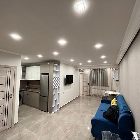 City Centre Apartment On Sakharov Square Jerevan Exteriör bild